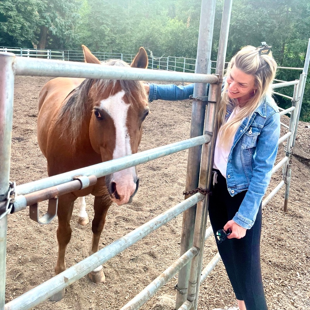 Meet your Posher, Angela